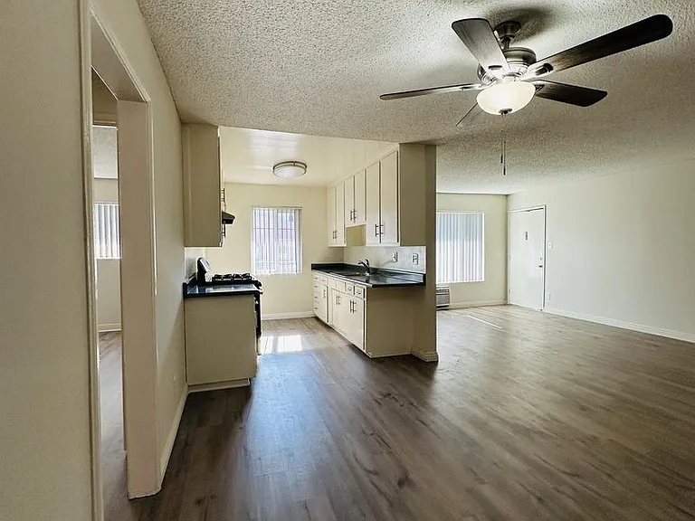 Maison De Michelle Apartments — Photo 22