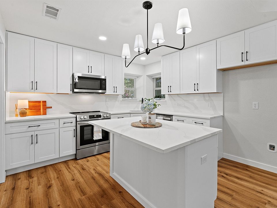 1st image of 1817 Field Cove Dr