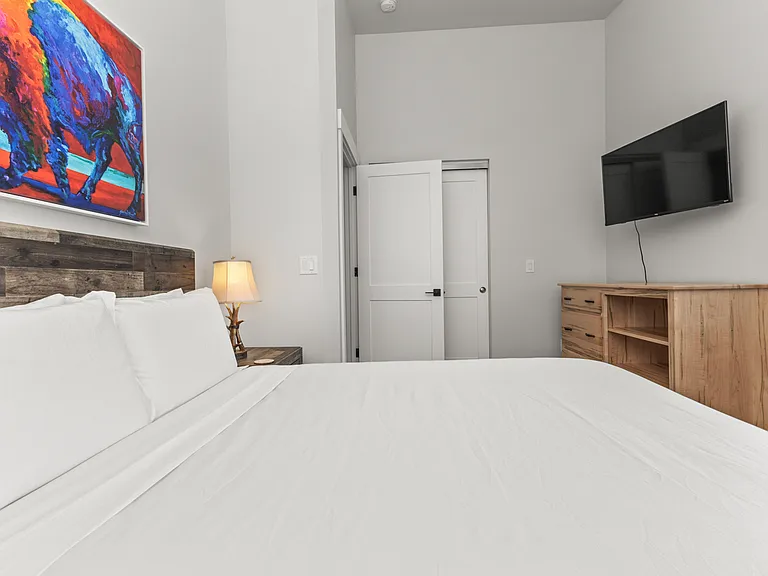 Upper Level - Queen Bedroom #2 with SmartTV
