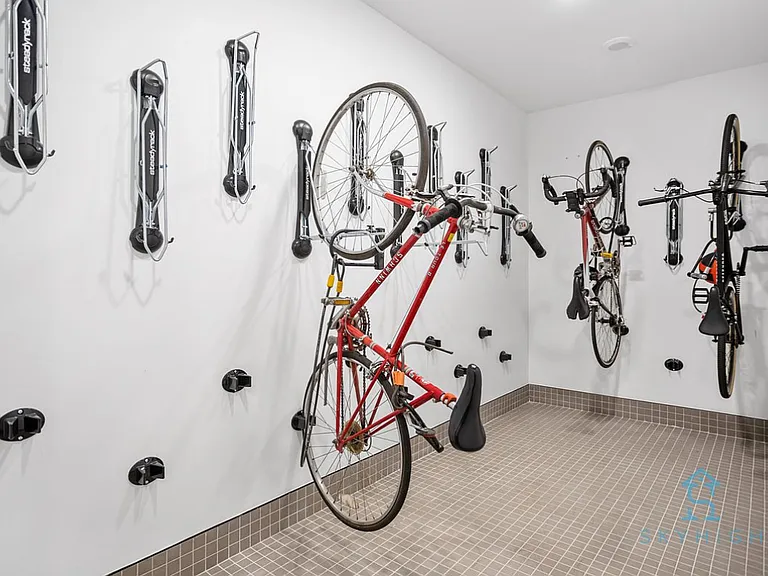 11 Lewis Ave #PENTHOUSE — Photo 13
