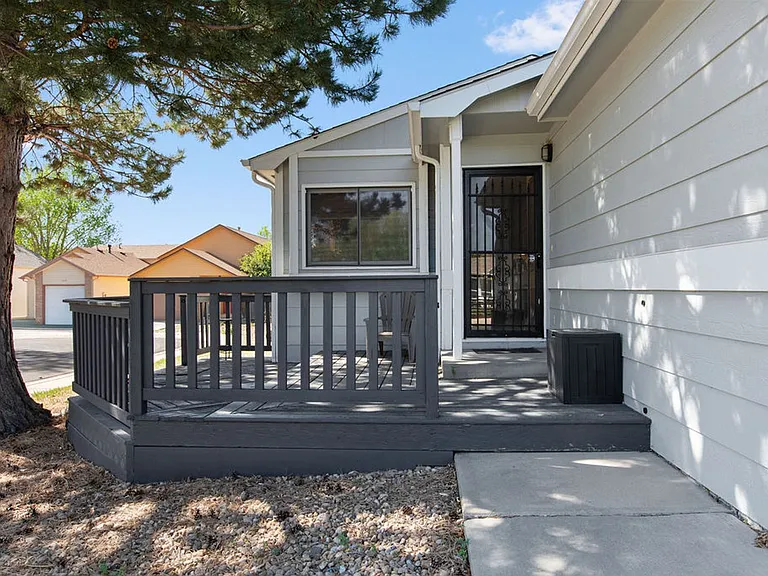 2331 Ponderosa Ct — Photo 3