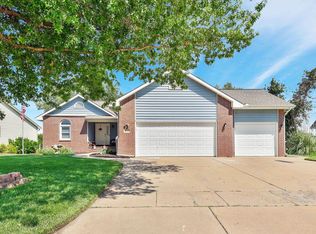 2306 N Chadsworth St, Wichita, KS 67205