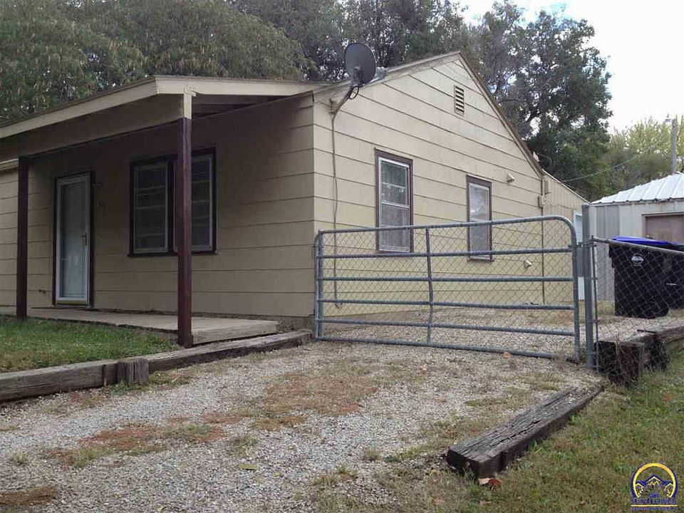 2nd image of 513 SE 35th Ter