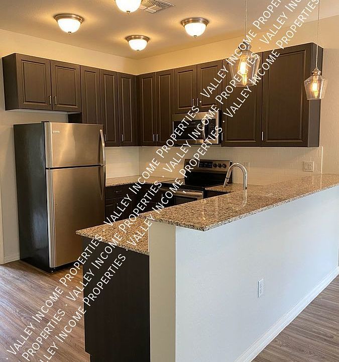 1st image of 2016 W Orangewood Ave APT 111