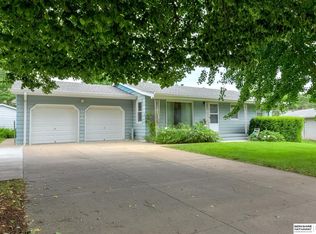 1806 Terry Ave, Bellevue, NE 68005