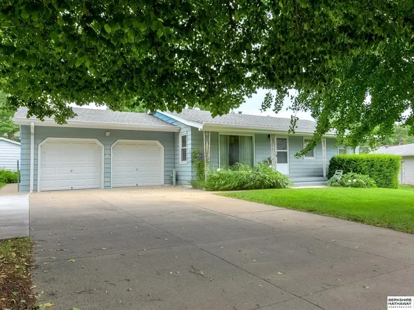 1806 Terry Ave, Bellevue, NE 68005