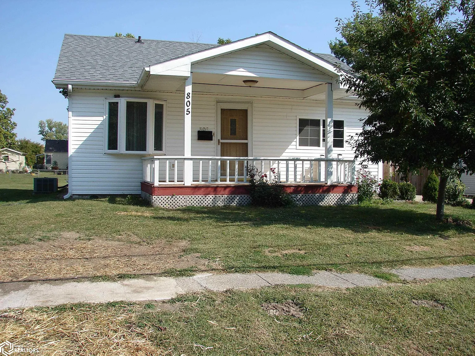805 E Madison St photo 1