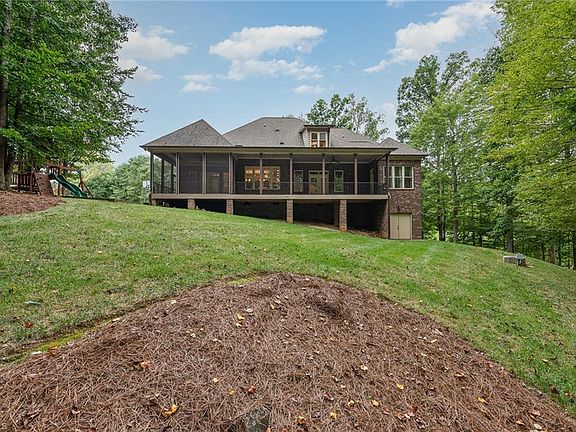 3rd image of 7724 Chesterbrooke Dr
