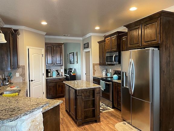 3rd image of 1041 Jewel Ln