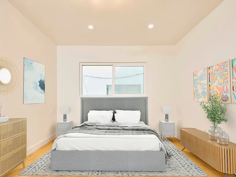 1047 N Sierra Bonita Ave — Photo 11