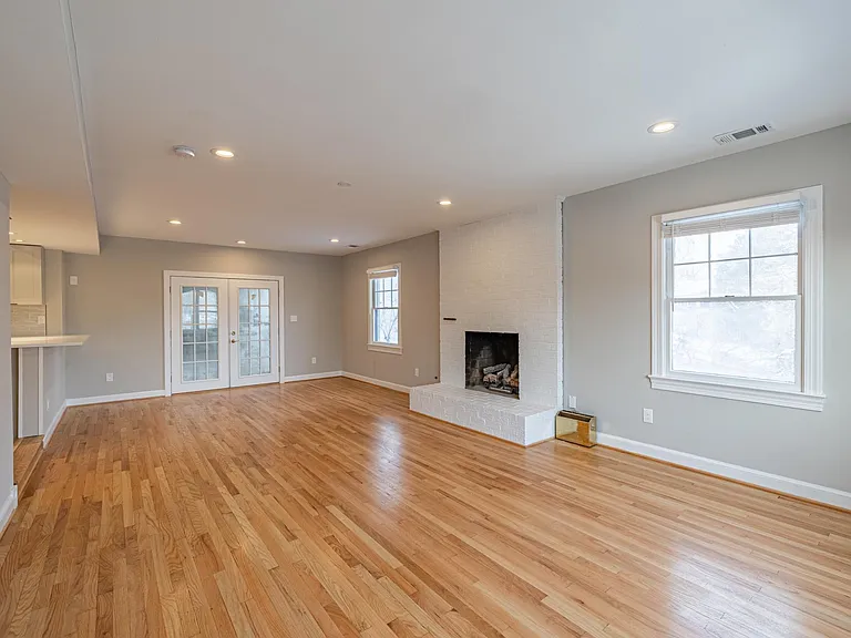 900 N Madison St #1 — Photo 5