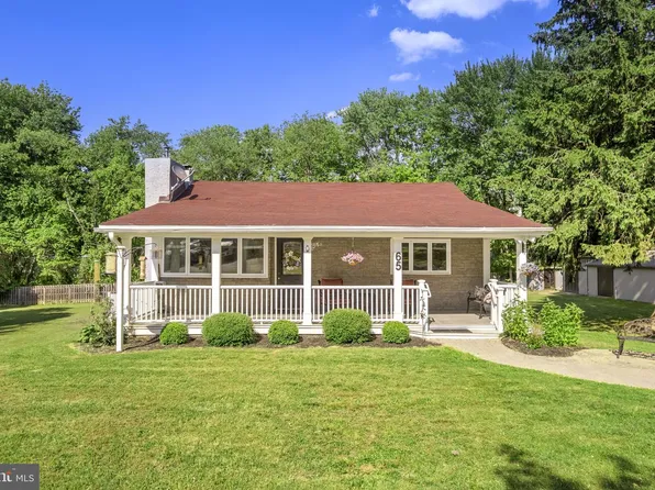 65 Brandywine St, Chadds Ford, PA 19317
