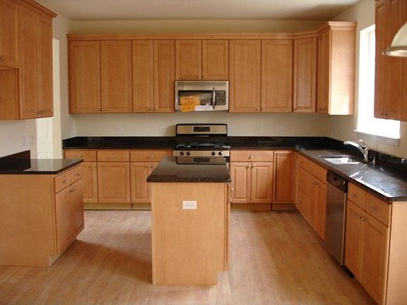 5th image of 99 E Benton Ct