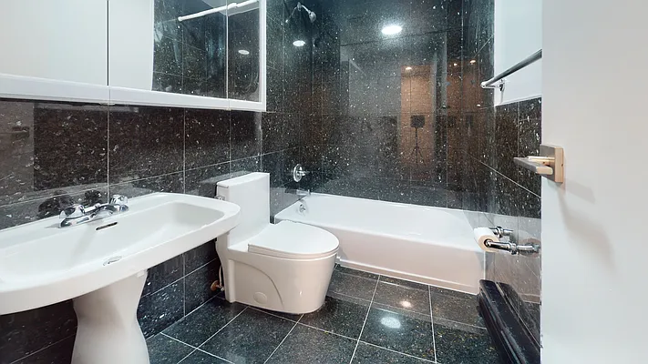 Rented by Bond New York | media 24