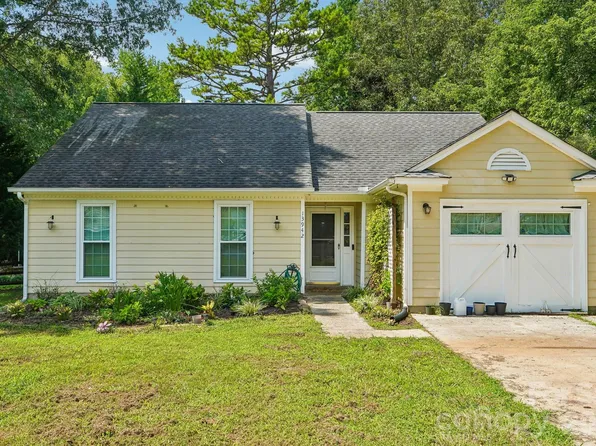 13942 Dannemara Dr, Pineville, NC 28134