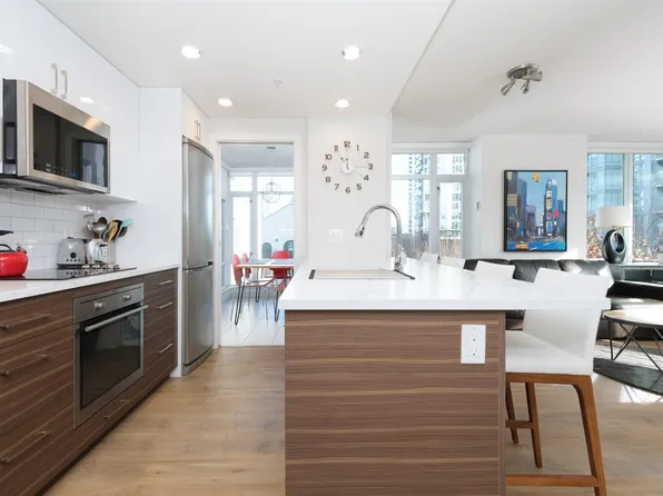161 Georgia St W #501, Vancouver, BC V6B 0K9