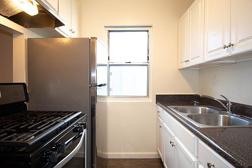 1st image of 1426 Pacific Ave
