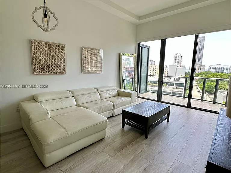 121 NE 34th St #L605 — Photo 3