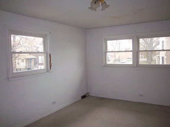 5th image of 7037 S Harper Ave #1A