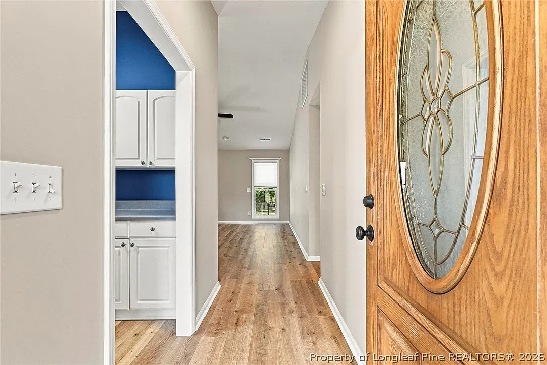3 bed, 2.0 bath, 1651 sqft, $2,000 — Photo 4