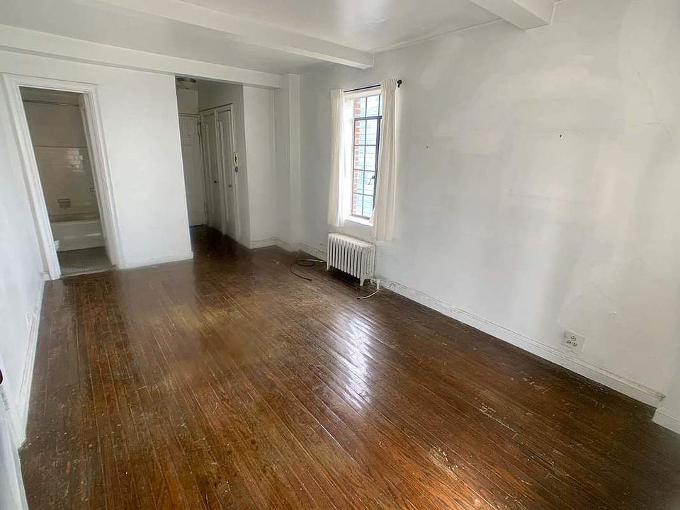 2nd image of 25 Tudor City Pl