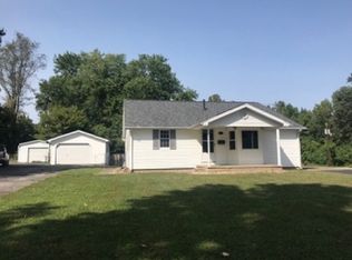 410 Cora St, Carmi, IL 62821