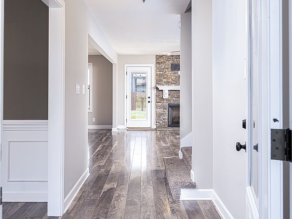 4th image of 3773 Windhaven Dr