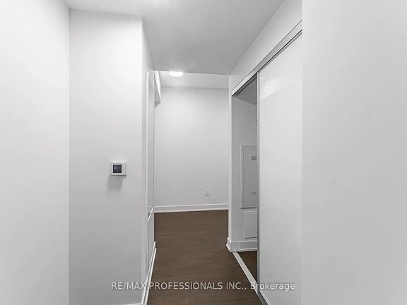 5th image of 15 Mercer St #1506