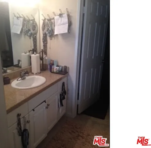 21520 Burbank Blvd #313 — Photo 8