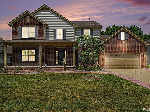 3rd image of 2106 Cattail Cir