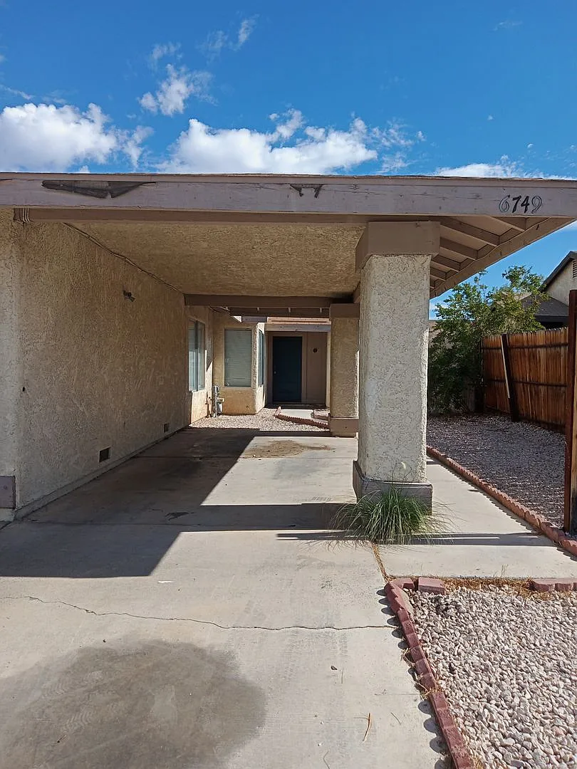Building Photo - 6749 Oak Valley Dr