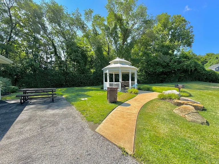 2638 McKnight Crossing Ct #2638 — Photo 33