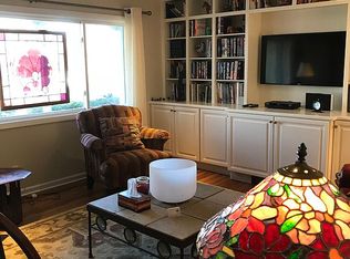 9 Lark Ln, Norwalk, CT 06851