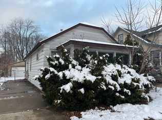 21933 Rosedale St, Saint Clair Shores, MI 48080