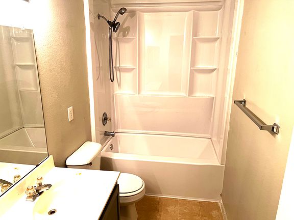 5th image of 2525 Shady Grove Ln