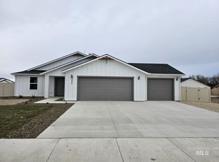 433 October #SKY, New Plymouth, ID 83655