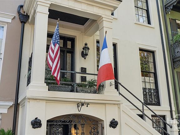 4th image of 17 E Jones St #3