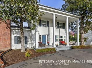 1625 E Main St, Medford, OR 97504