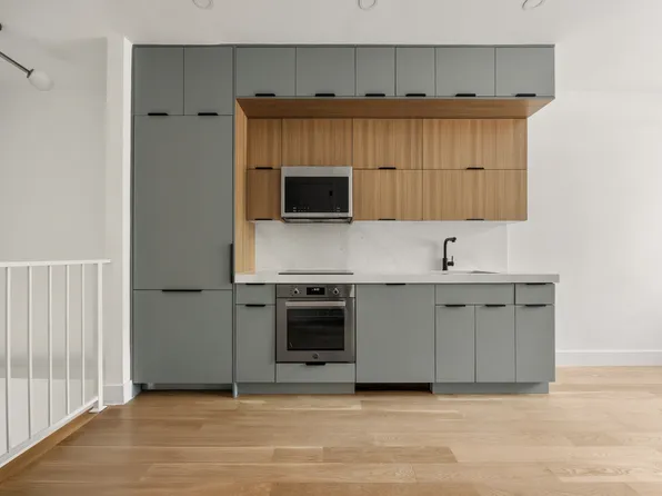 157 Rogers Avenue image 1 of 9