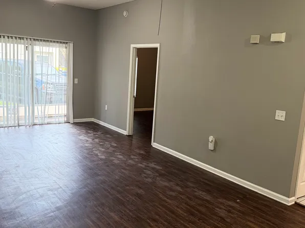 5050 Playpen Dr, Jacksonville, FL