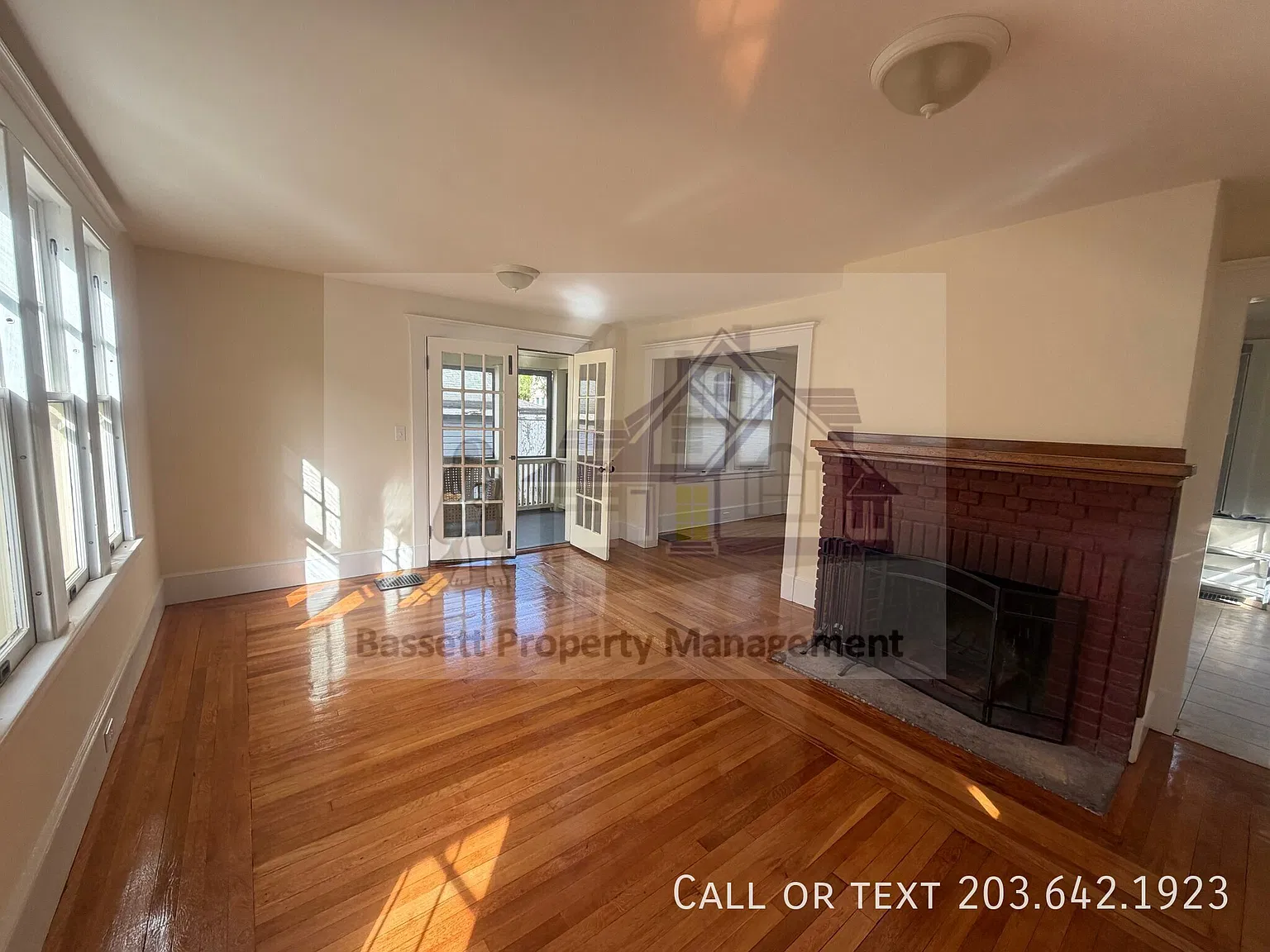 3 bed, 1.0 bath, 1172 sqft, $3,095 — Photo 3