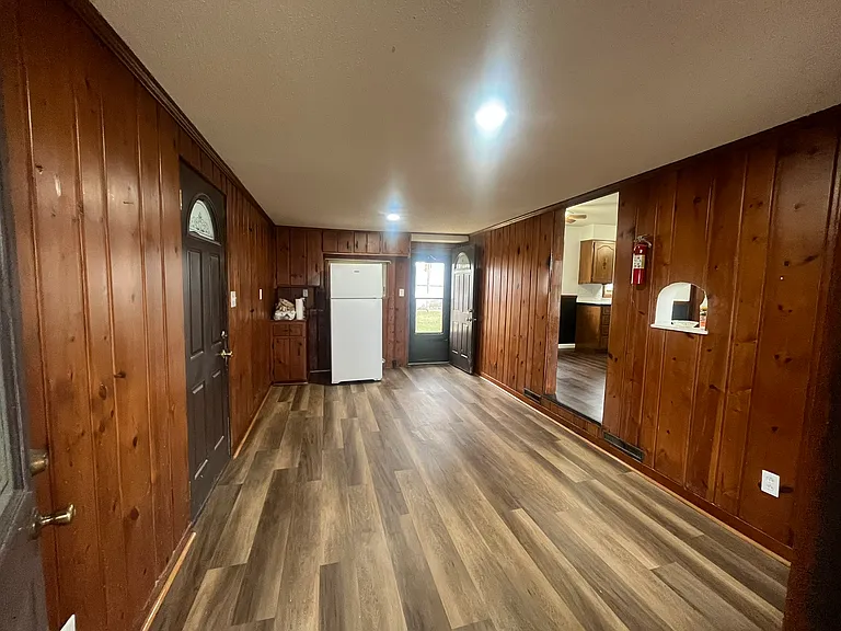414 Wall St — Photo 3