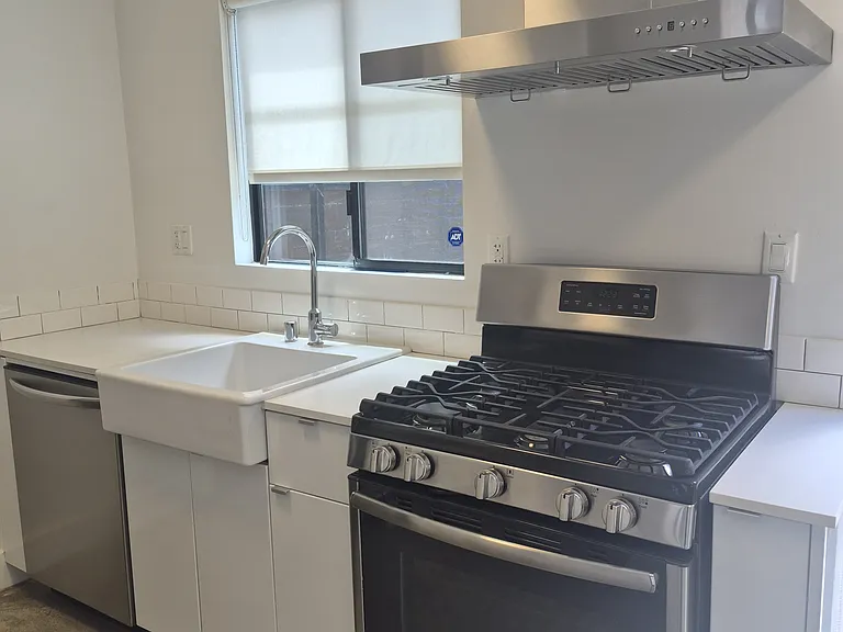 4418 Burns Ave #1/2 — Photo 5