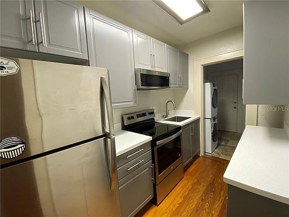 5th image of 622 E Harwood St APT 2