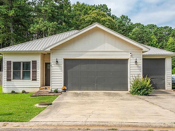 2nd image of 16 Paradise Cir