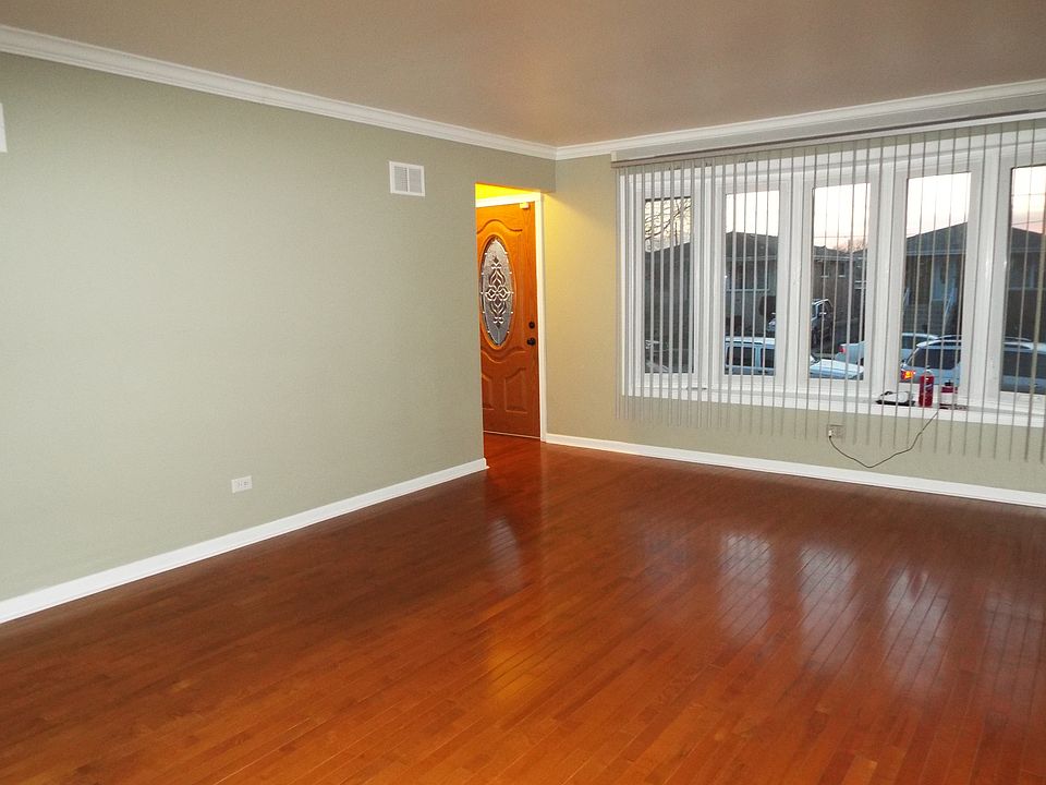 1st image of 279 Hoxie Ave