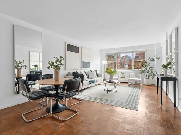 101 West 12th Street image 1 of 7