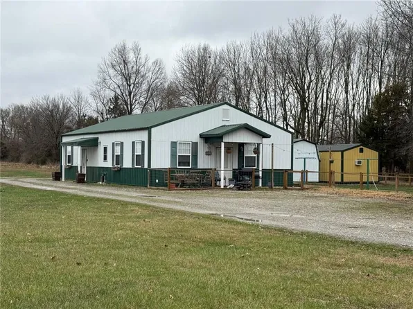 500 S Missouri St, Green Ridge, MO 65332