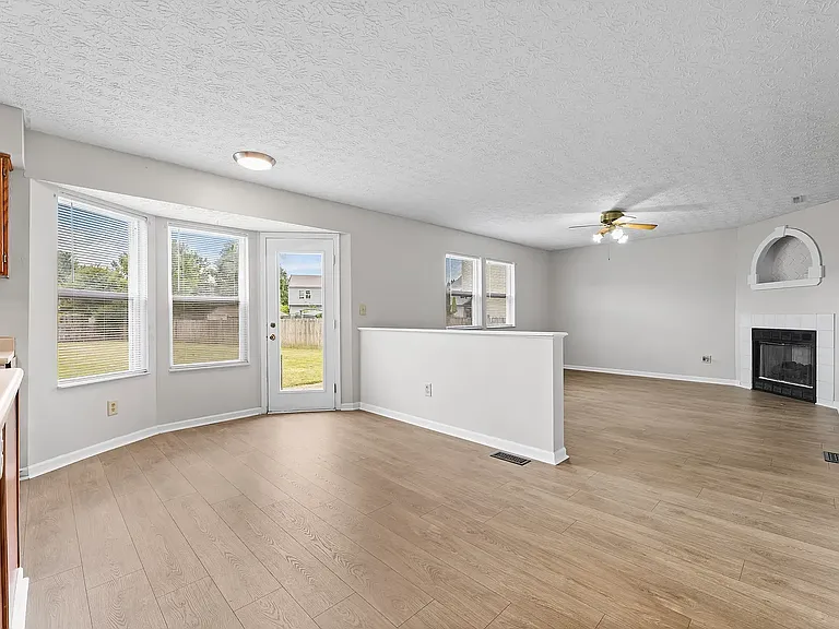 328 Regency Ave — Photo 19