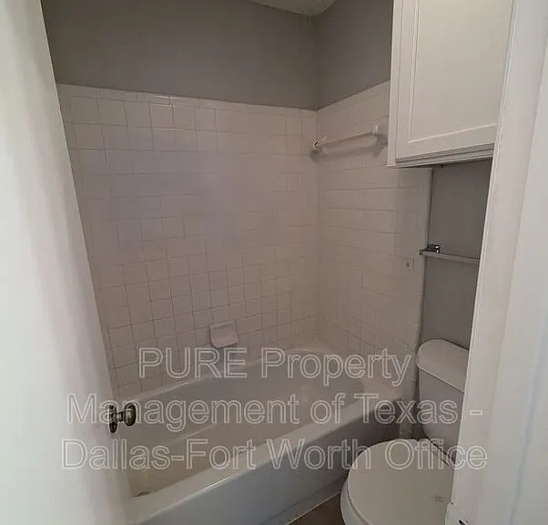 819 Betty Ct #B — Photo 14